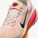 Кросівки жіночі Nike W Vomero 18 42.5 Білий HM6804-100 - зображення 12