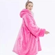 Плед толстовка Huggle Hoodie с капюшоном и рукавами унисекс двухсторонний халат розовый - изображение 2