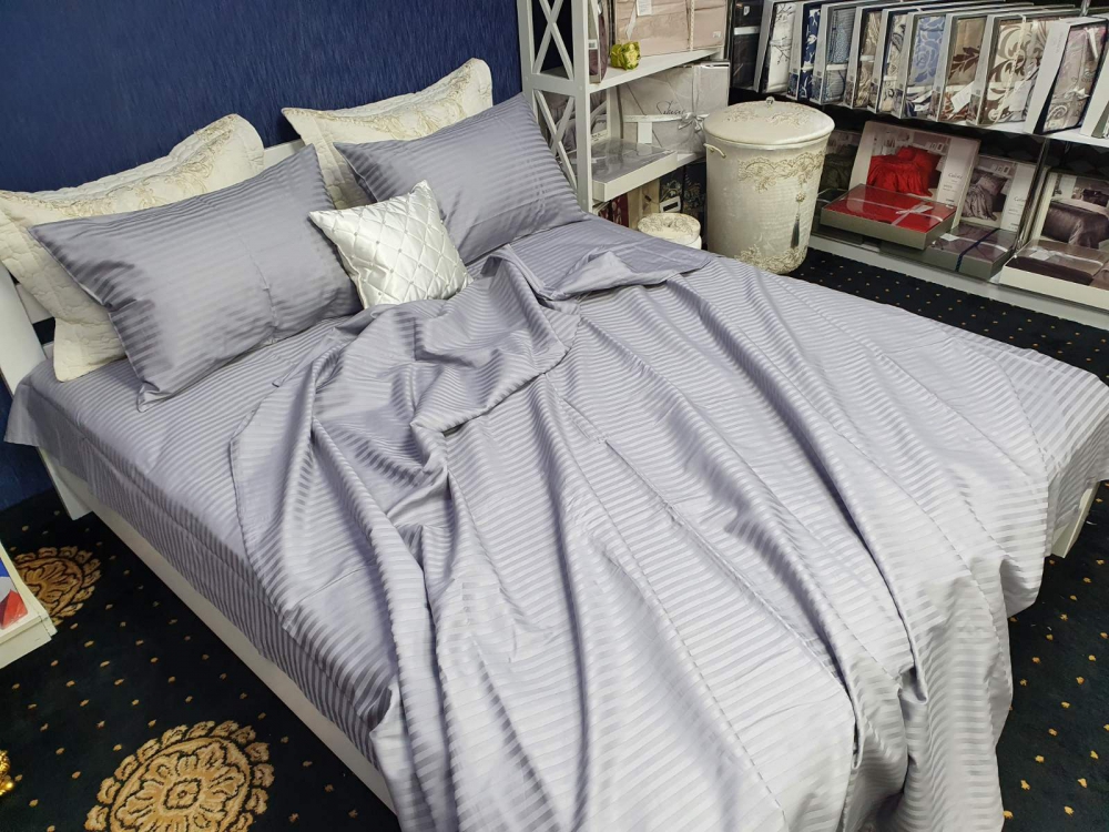 

Комплект постельного белья Komfort-tekstil Сатин Stripe PREMIUM, LIGHT GRAY 1/1см (Двуспальный на резинке)