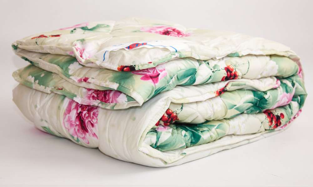 

Одеяло закрытое овечья шерсть (Поликоттон) Двуспальное Евро Moda (T-51063)