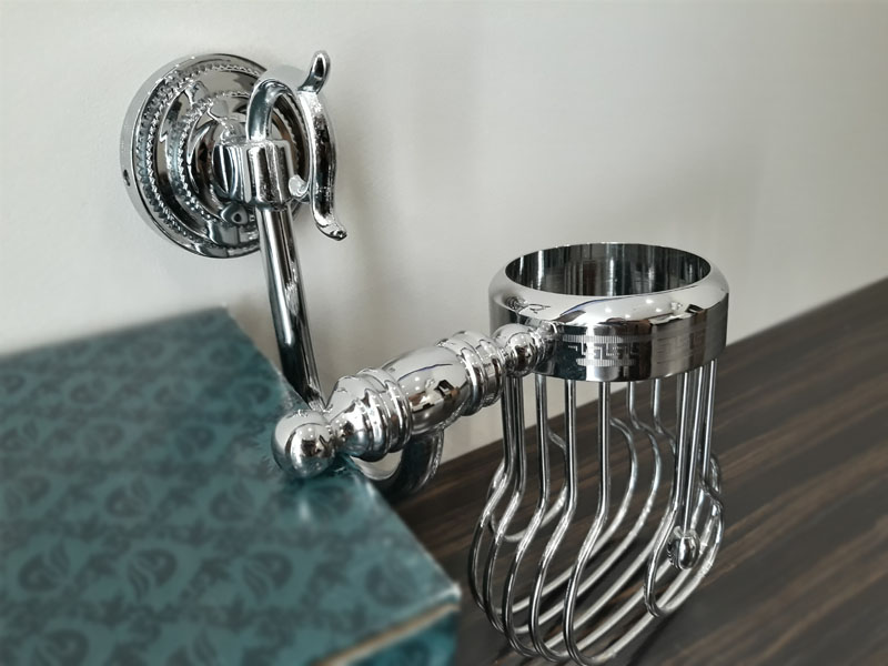 

Держатель для освежителя воздуха KUGU 225C