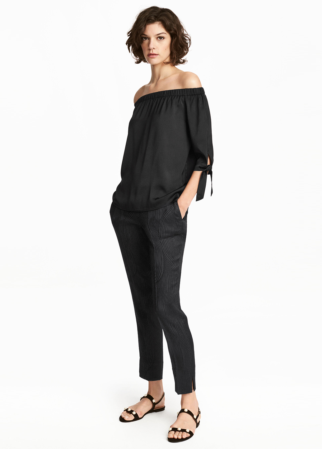 

Брюки H&M 42 Черный/Рисунок 0444759_рисунок_01