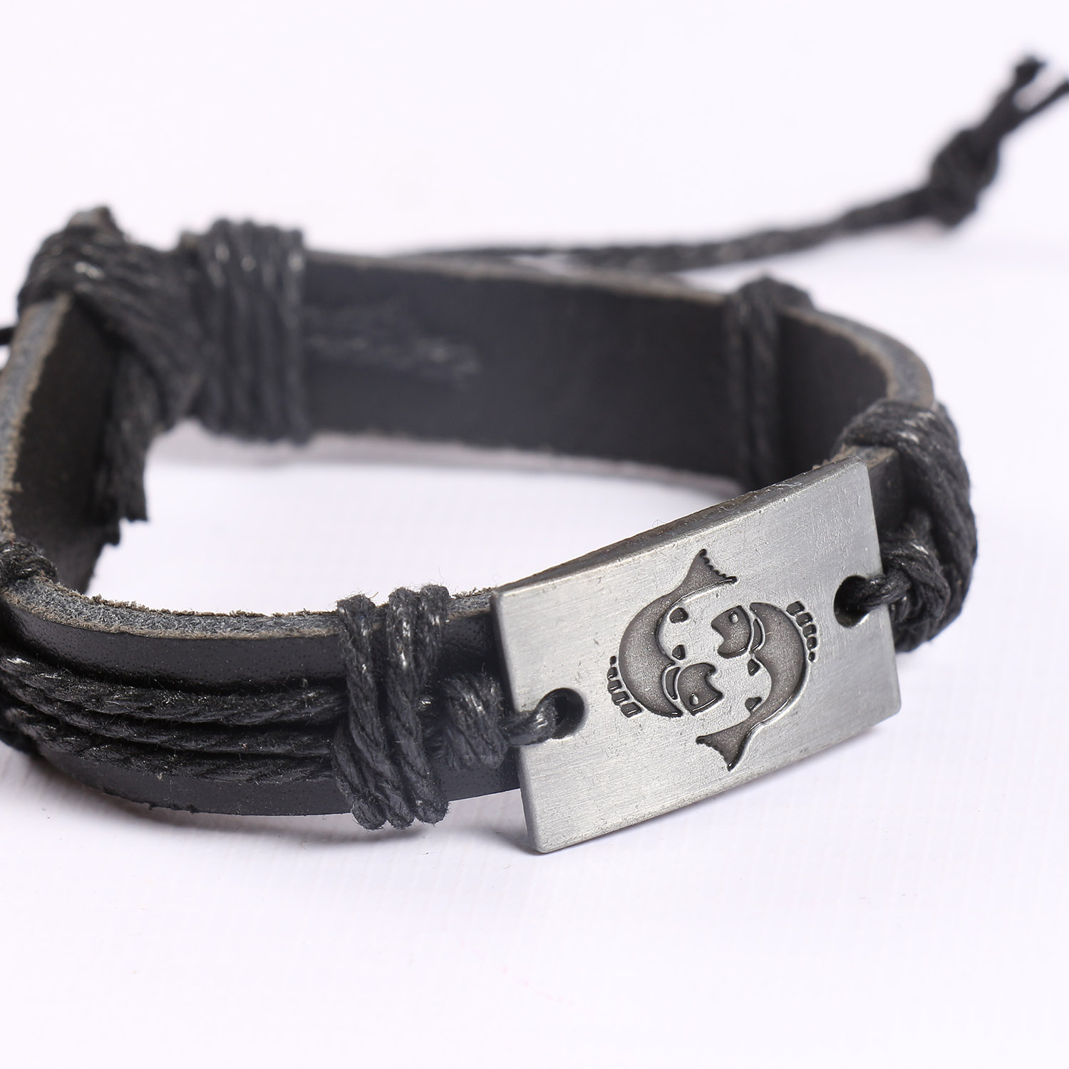 

Браслет Vishnya "Зодиак Рыбы Black"