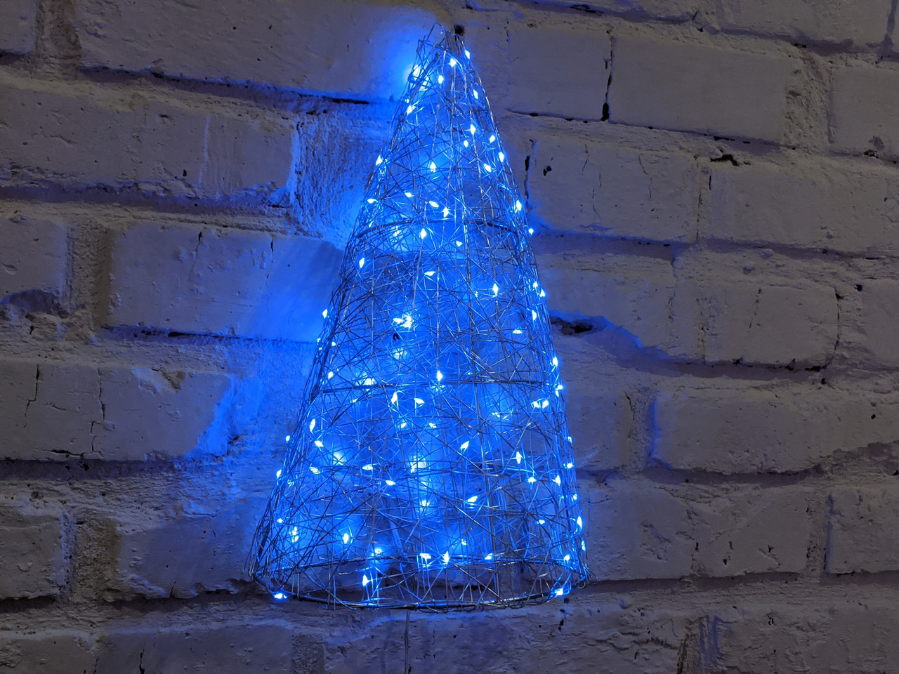 

Елка металлическая с гирляндой, железная, лофт, loft, питание от USB, 100 LED, 32 см., настенная 9814