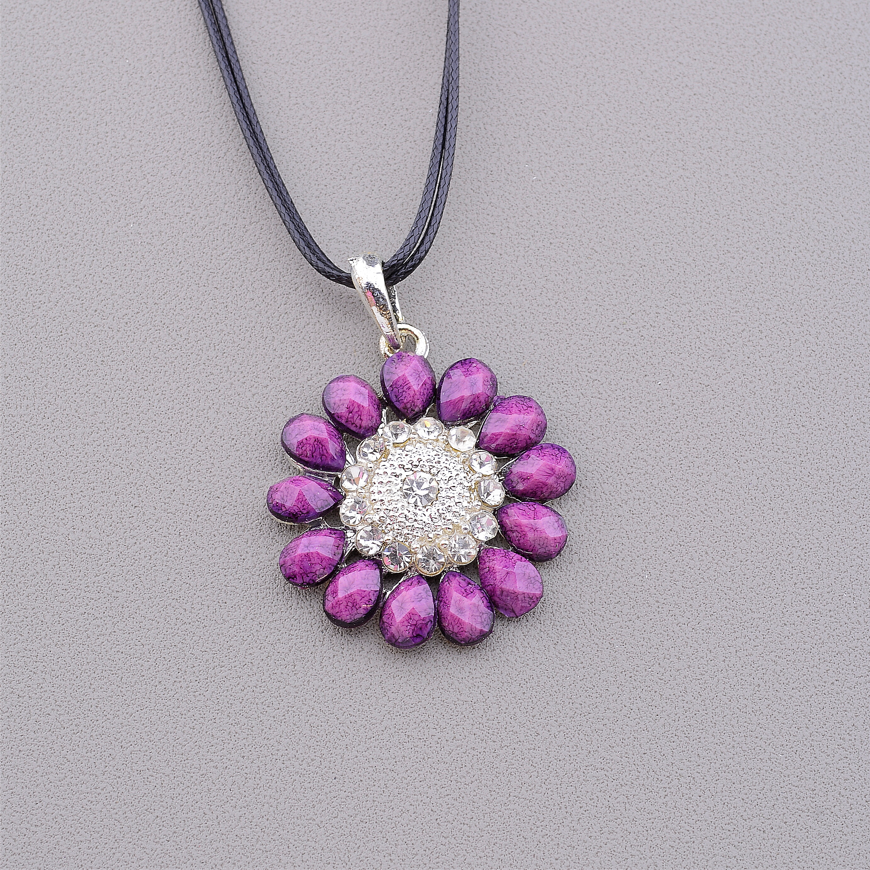 

Подвеска Стразы 46 см. 006265