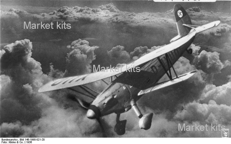 

Биплан Arado Ar 68E 1:48 RODEN (RN427)
