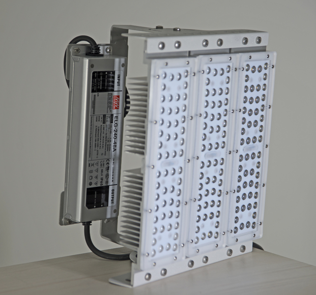 

Светодиодный светильник RVL UFO LED 200W
