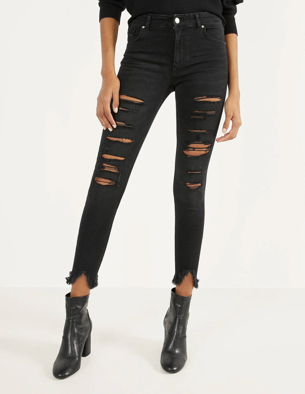 

Джинсы Bershka Ж1055207 (0013/179/800) цвет черный XS