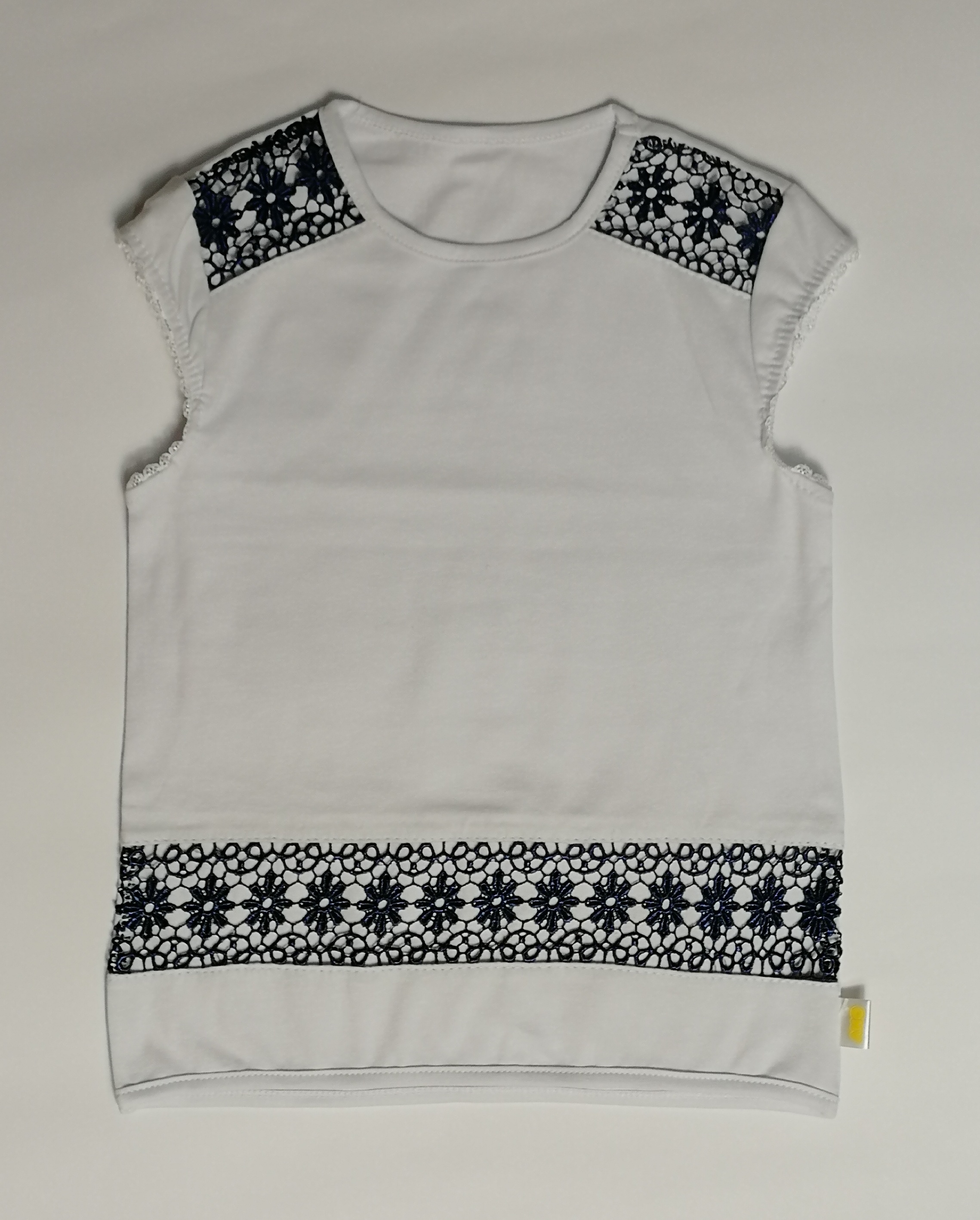 

Блуза школьная ЛИО с добавлением красивого кружева 146 Бело-синяя (4851655)