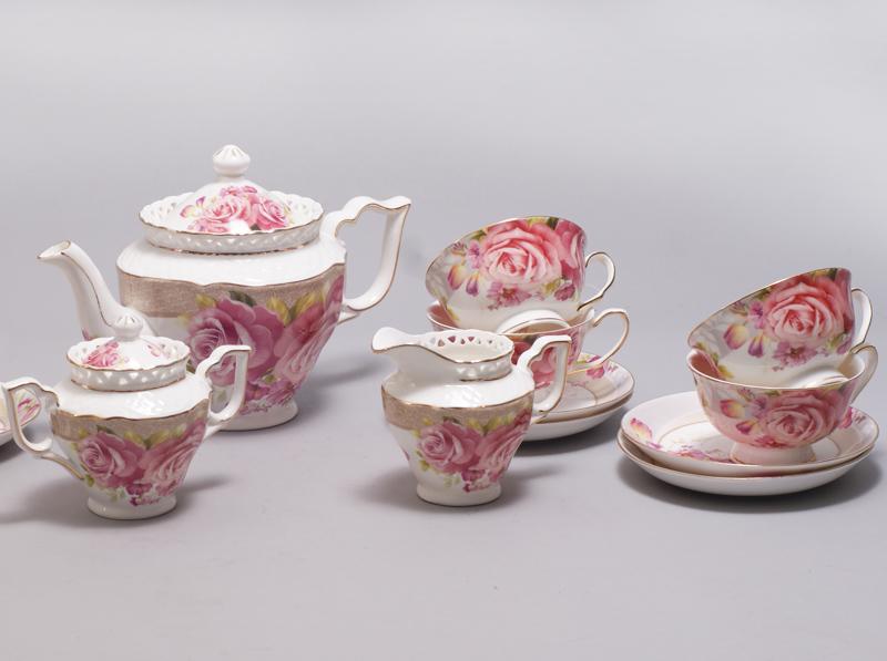 

Чайный сервиз "Букет роз" 220мл 15 предметов: 6 чашек, 6 блюдец, чайник, молочник и сахарница