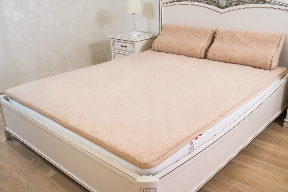 

Наматрасник Wollwelt Merino Lama Alaska beige шерстяной 200х200 см Белый