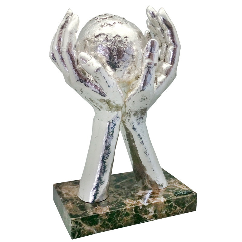 

Фигура из керамики Anglada «Мир в твоих руках», 12х20х30 см
