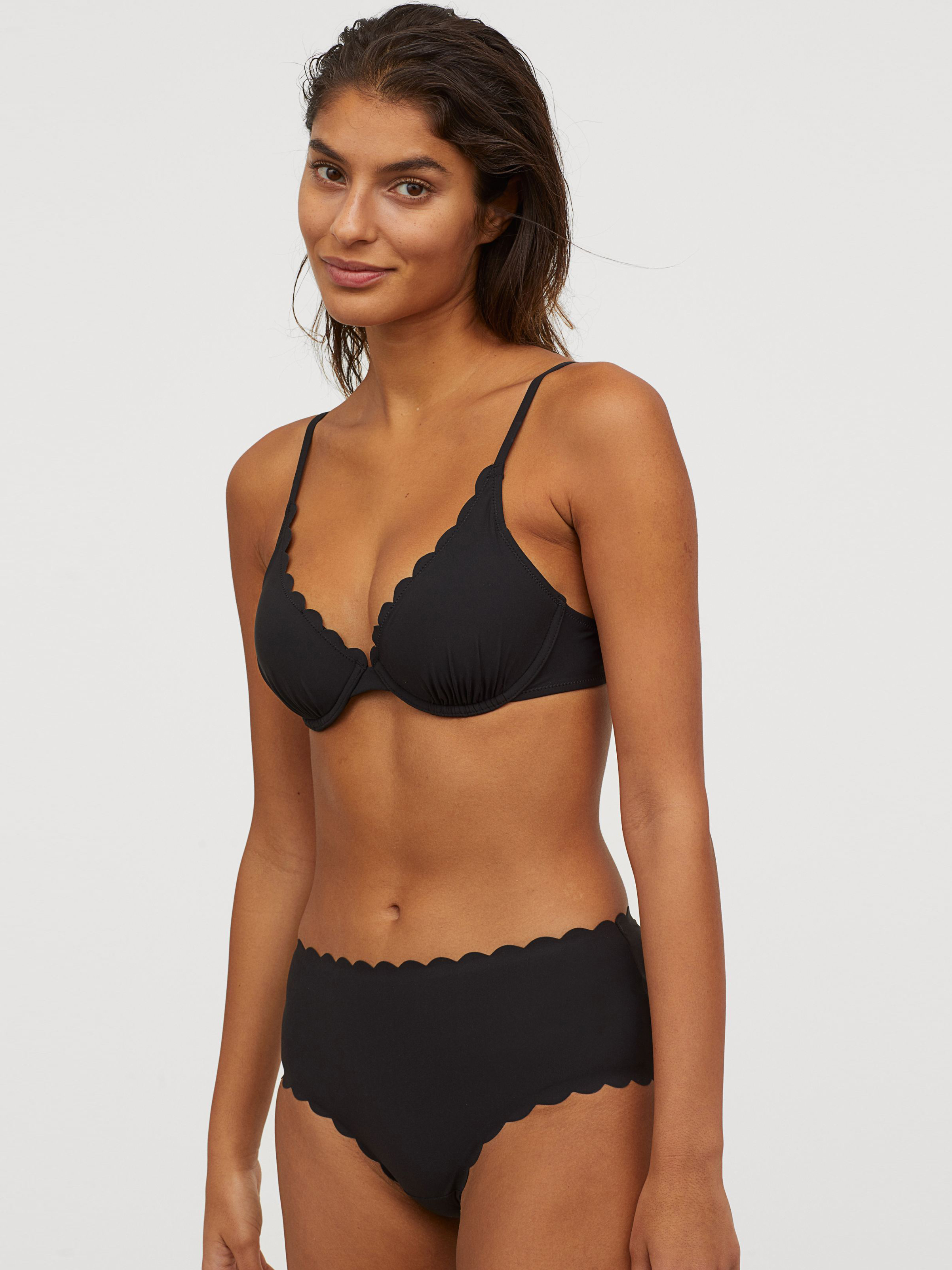 

Нижняя часть купальника H&M 0699081-7 38 Черная