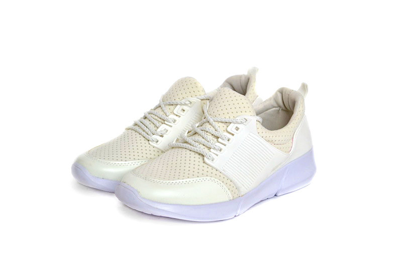 

Кроссовки женские Yes mile white 39