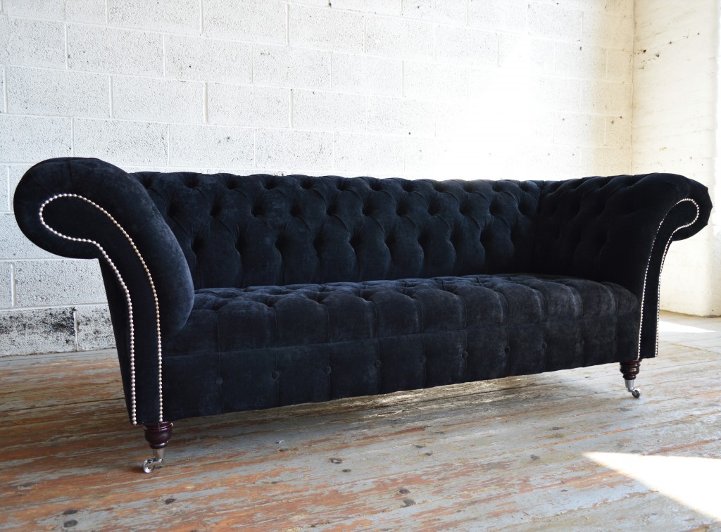 

Диван раскладной Chesterfields Windsor 245 см Fint Black Velvet