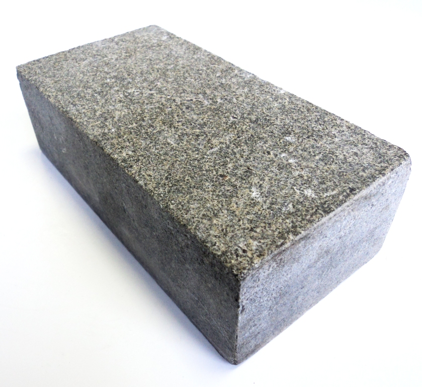 

Брусчатка гранитная пиленая термообработанная Gran-Stain из габбро 200x100x50 мм (GB004)