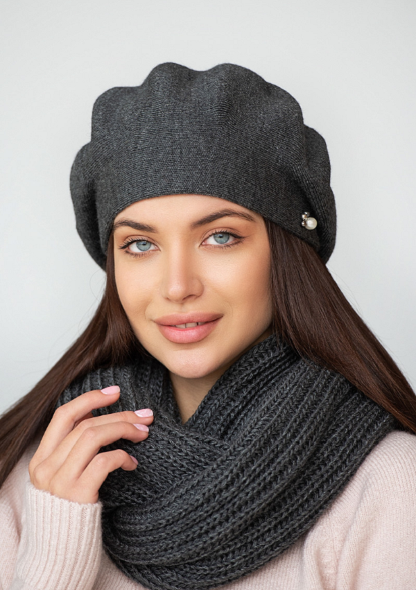 

Берет женский вязаный и хомут. Комплект Edira Графит (287W)
