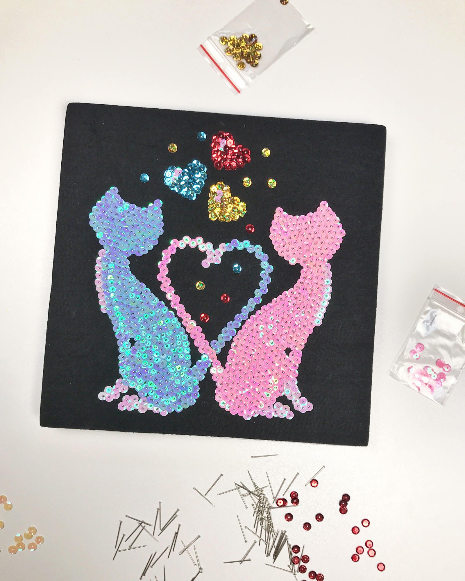 

Набор для творчества из пайеток Колібрі Art в коробке "Коты Ля Мур", р.25*25*2 см (APT 01-06) (4823280251841)