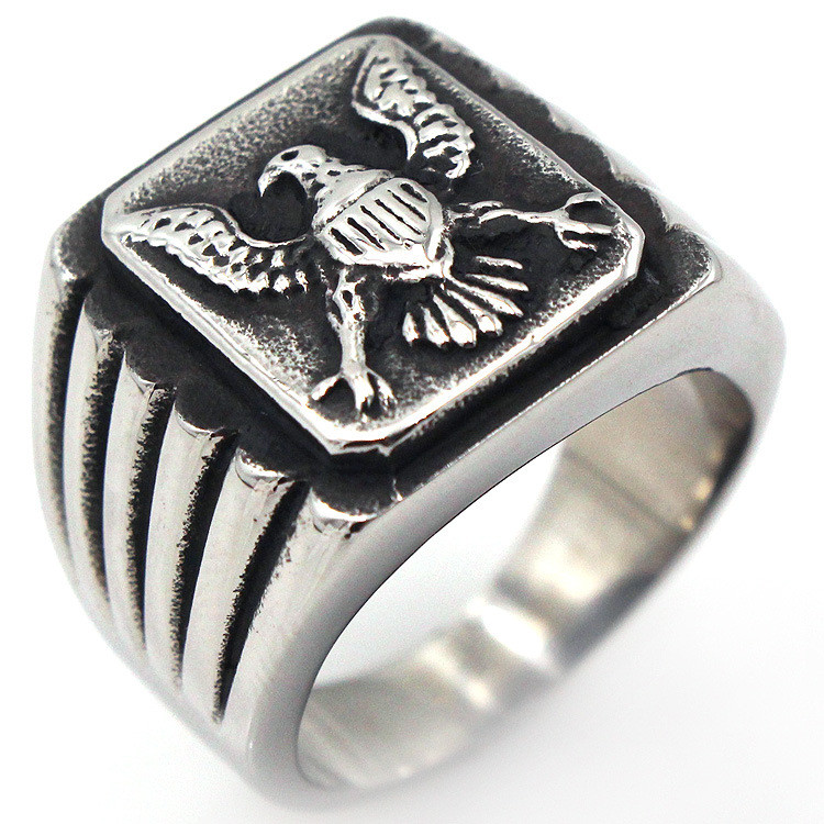 

Кольцо KOORA полосатое квадратное с орлом 00392