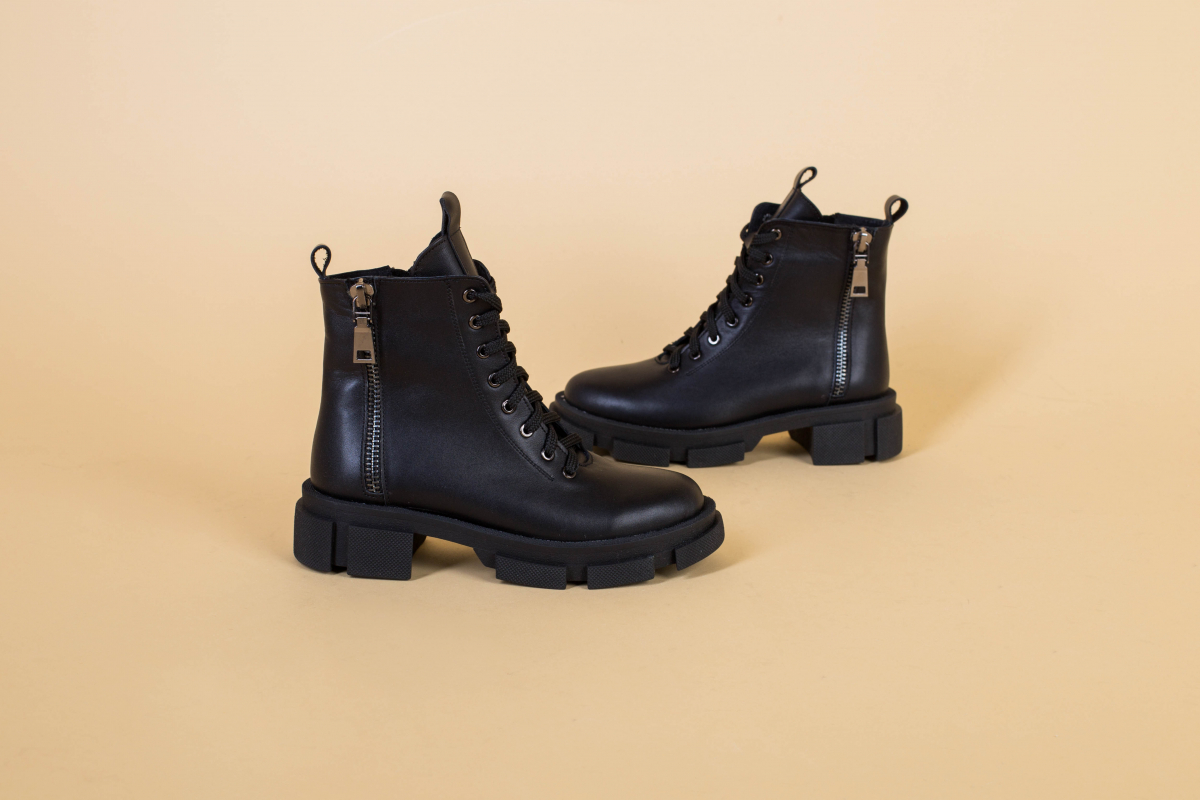 

Черевики жіночі шкіряні на шнурках LuxuryShoes 6715-1д/40 Чорні