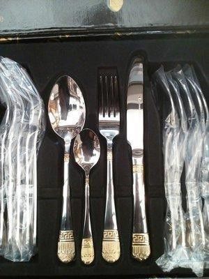 

Столовий набір + шкіряний дипломат Zurrichberg 72 пр. Ф-7504ZBP