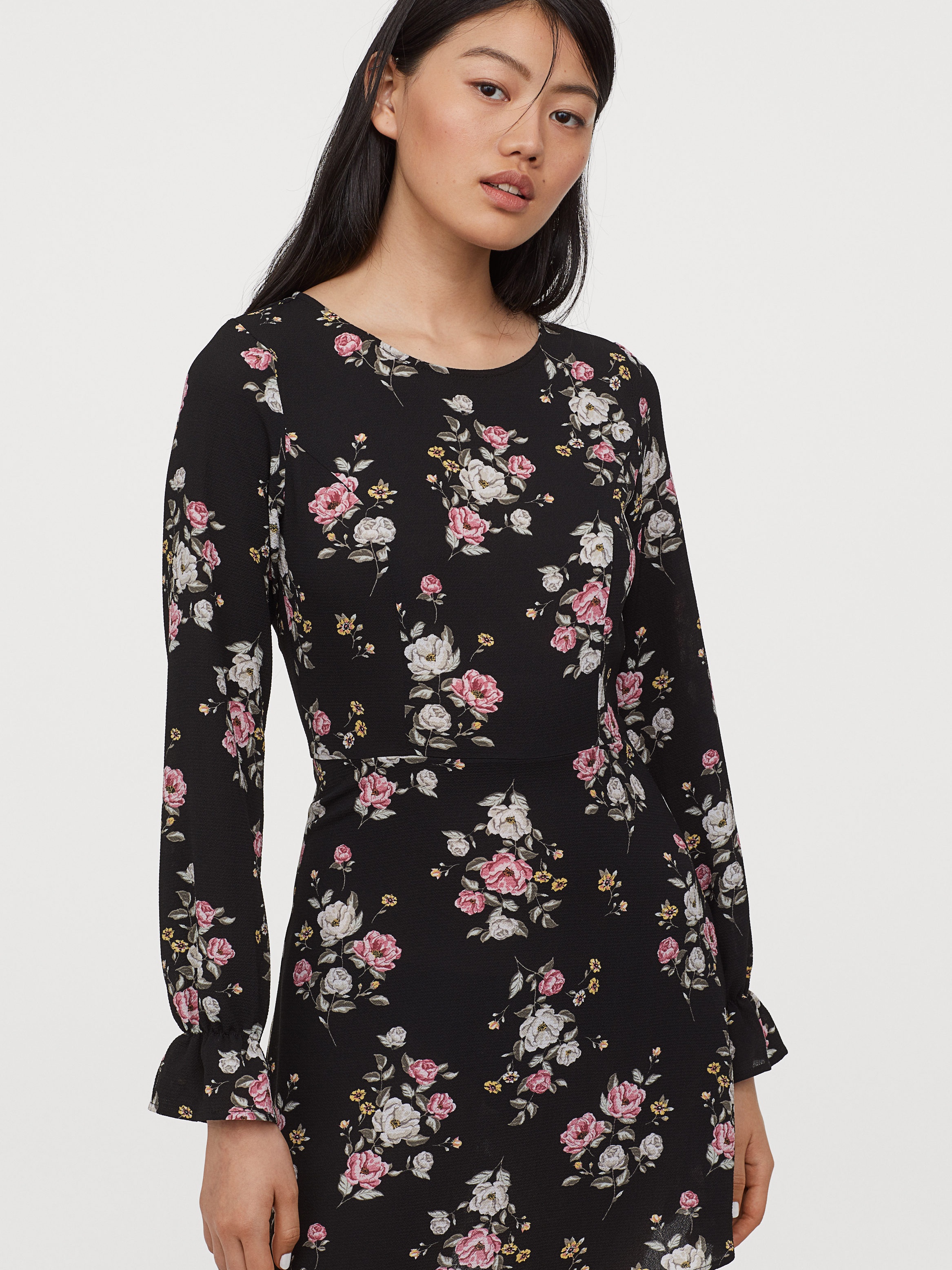 

Платье H&M 060781833 34 Черное