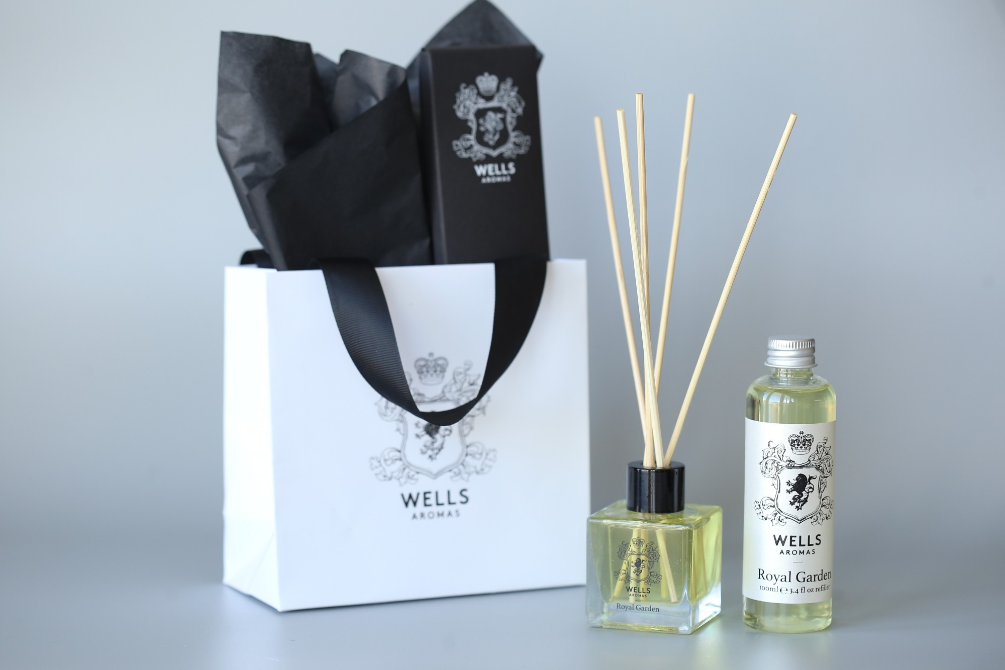 

Набор для ароматизации Wells Aromas Royal Garden 50 мл аромадиффузор + 100 мл рефиллер