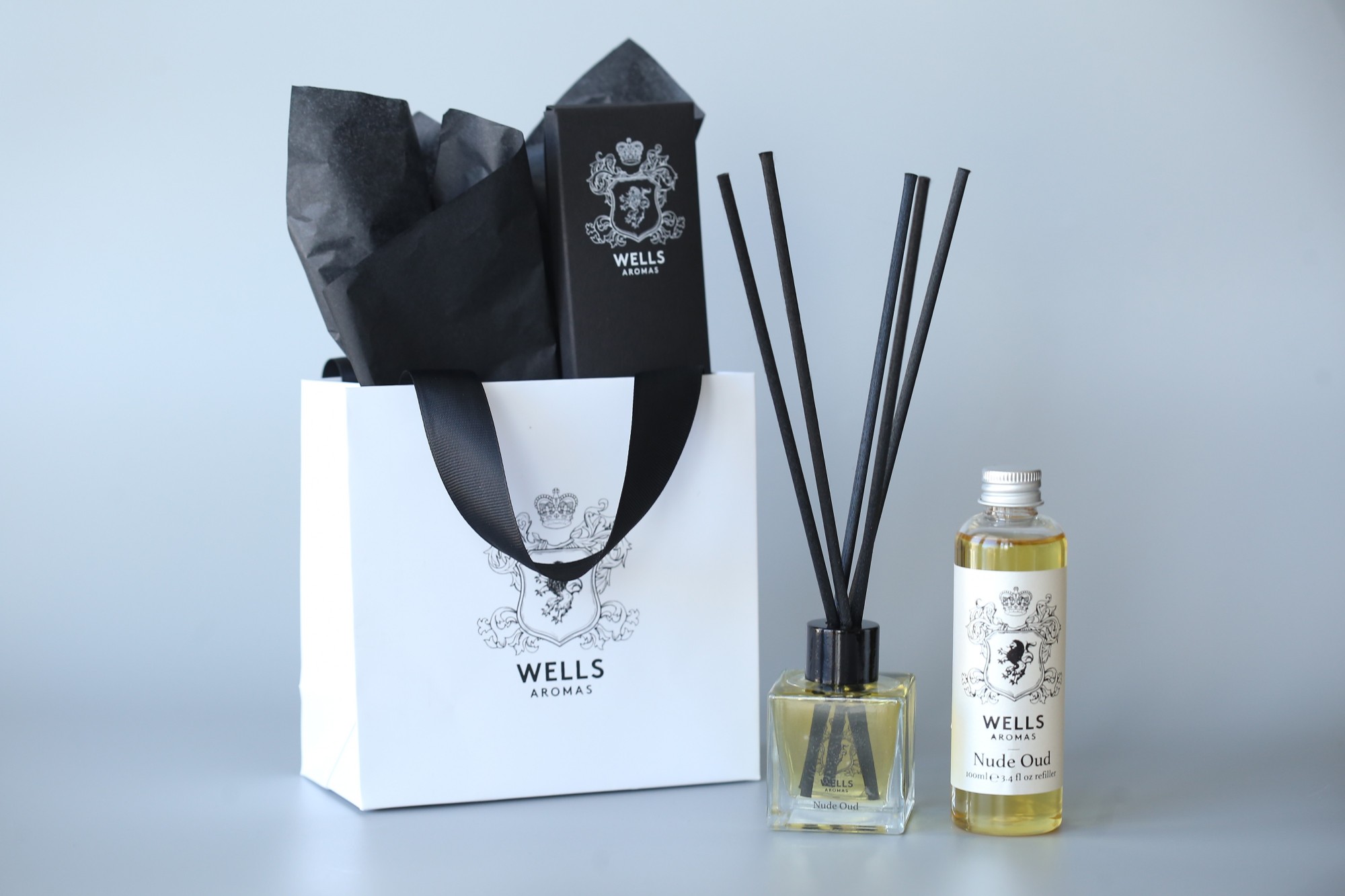 

Набор для ароматизации Wells Aromas Nude Oud 50 мл аромадиффузор + 100 мл рефиллер