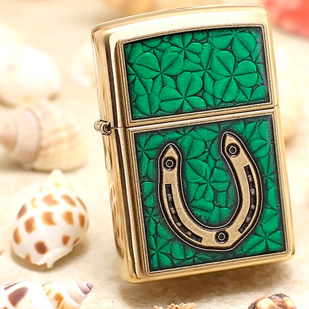 

Зажигалка Zippo 29243 Horseshoe Clovers 2018 Brushed Brass Emblem желтая 29243