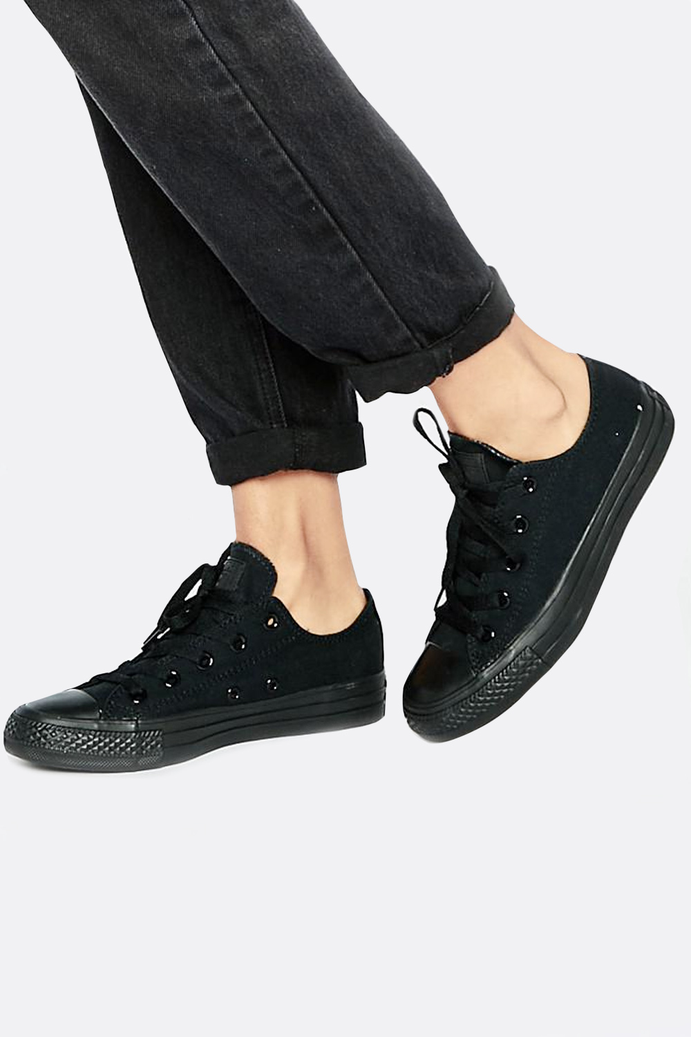 

Универсальные черные кеды CONVERSE Chuck Taylor 3244 45