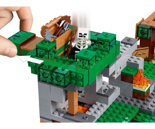 Lego minecraft the skeleton deals attack 21146