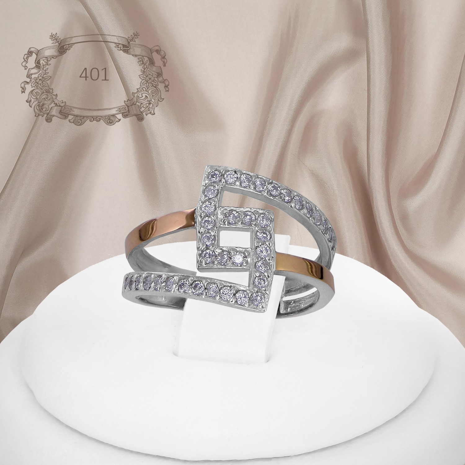 

Женское кольцо из серебра 925 пробы с золотыми пластинами 375 пробы и белыми фианитами "401" 19 размер