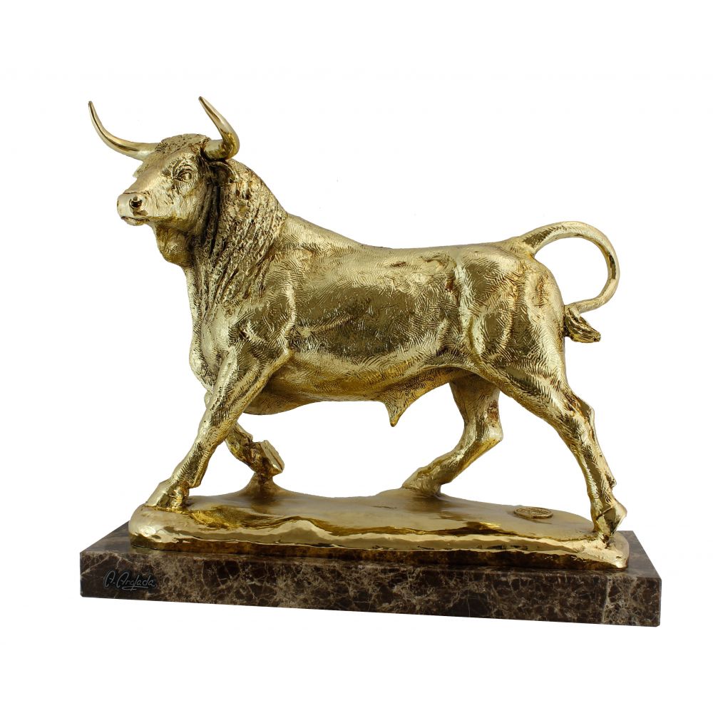 

Фигурка Aanglada "Золотой Дикий Бык" 532G