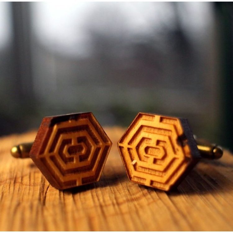 

Запонки Деревянные Шестигранные С Вырезами Handmade