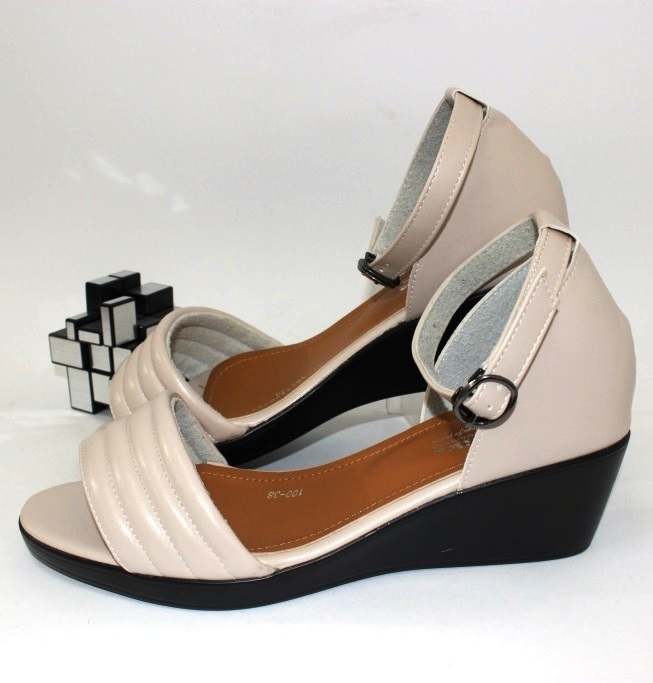

Женские сандалии Victorio 100-38 41 26.8см беж
