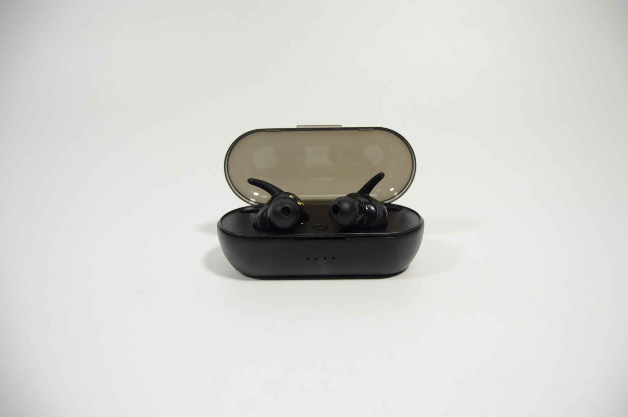

Беспроводные Bluetooth наушники TWS BASS Truly Wireless v 5.0 черные
