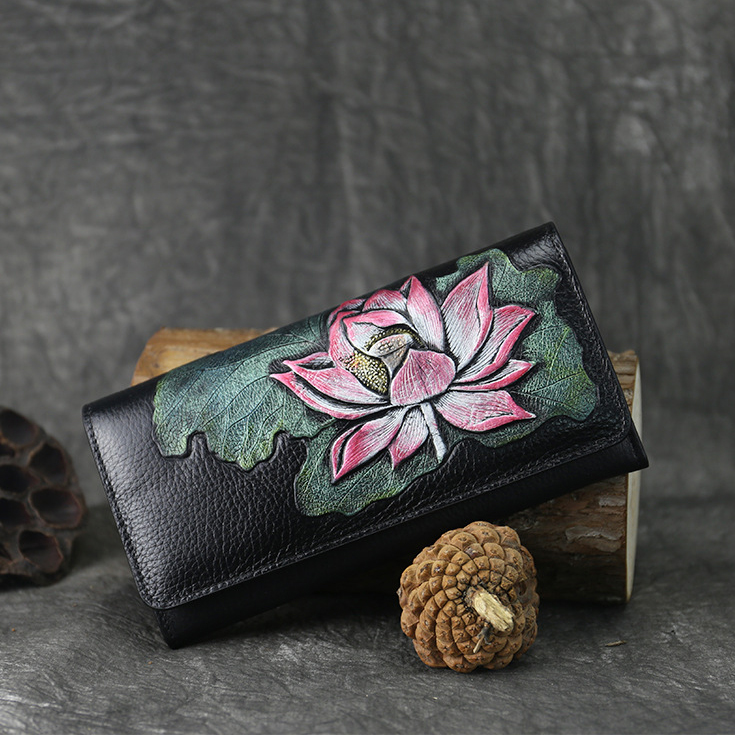 

Кошелек женский ручной работы BlackOwl Lily Red 101300321105 кожаный черный