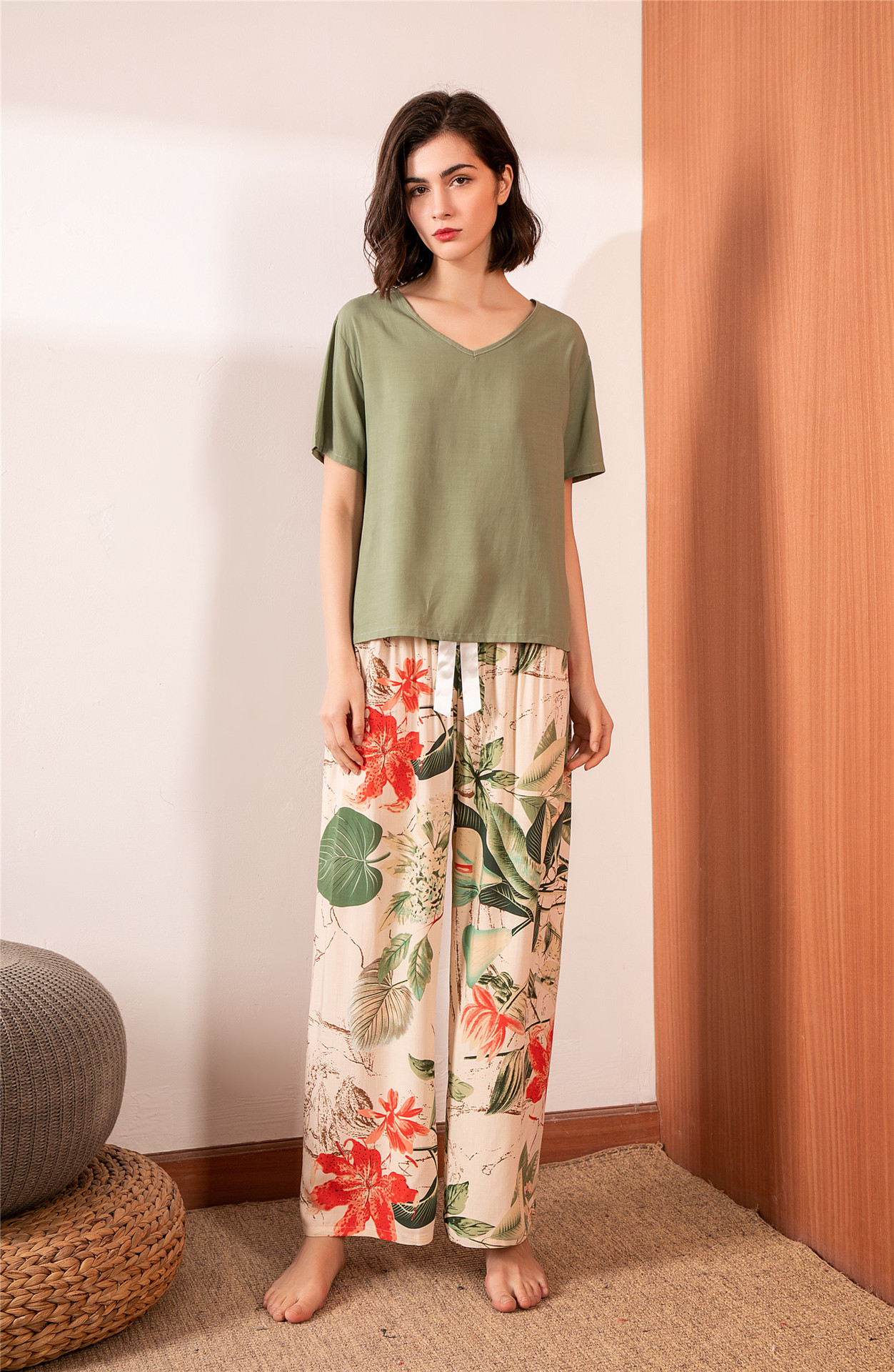 

Комплект женский домашний 2 в 1 Red lilies Berni Fashion () Зеленый, Комплект женский домашний 2 в 1 Red lilies Berni Fashion (S) Зеленый