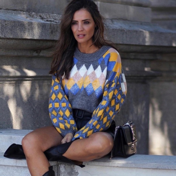 

Свитер женский с пайетками и объемными рукавами Geometric pattern Berni Fashion (M) Желтый