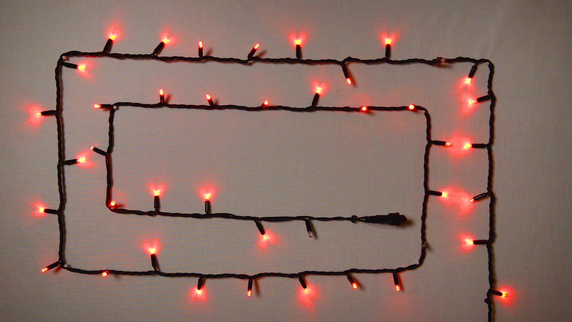 

Светодиодная гирлянда DELUX STRING flash 100LED 10 м красный/черный IP44 EN (90012971)