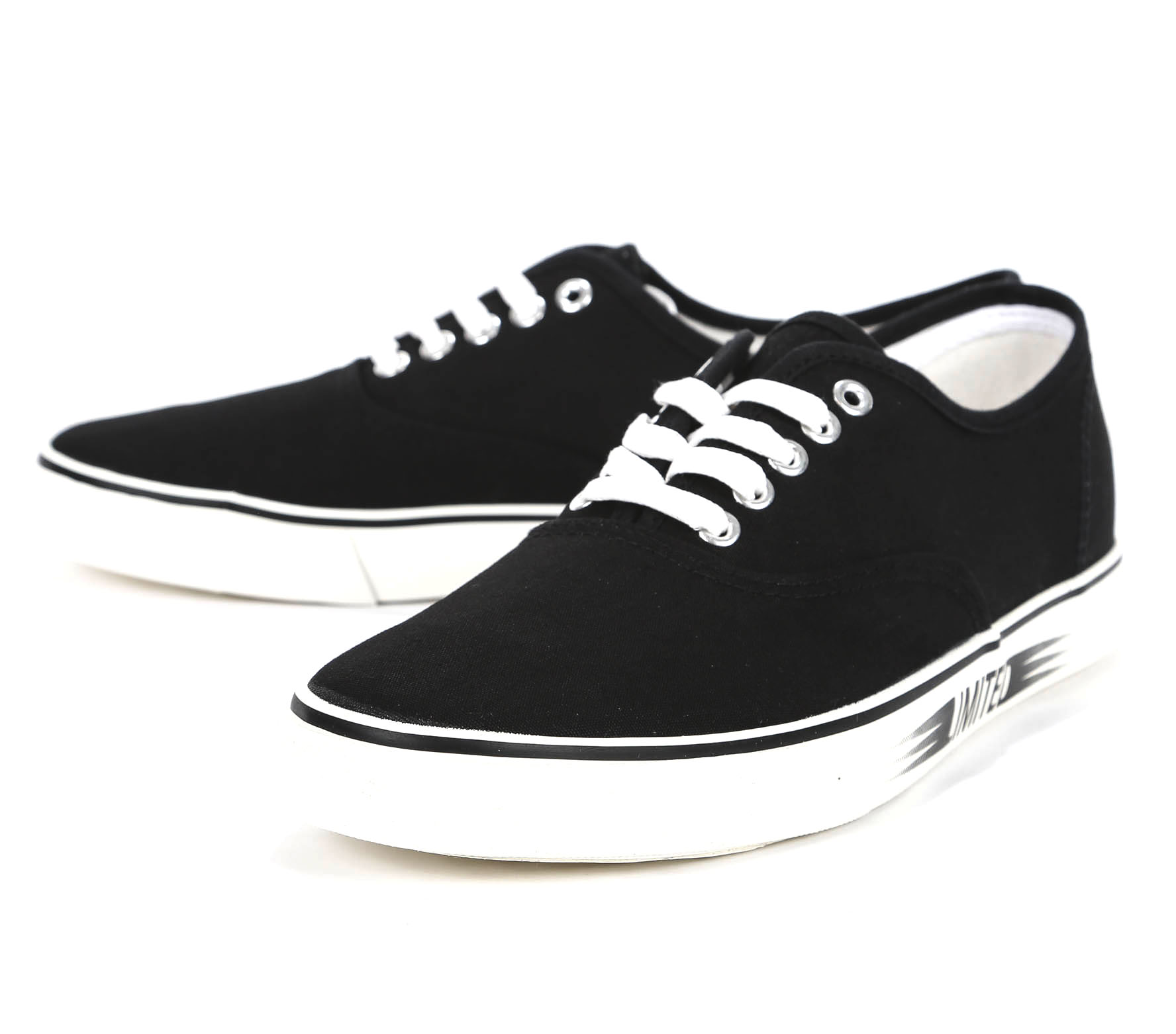 

Кеди Jack&jones 2182C8517E05 41 чорний