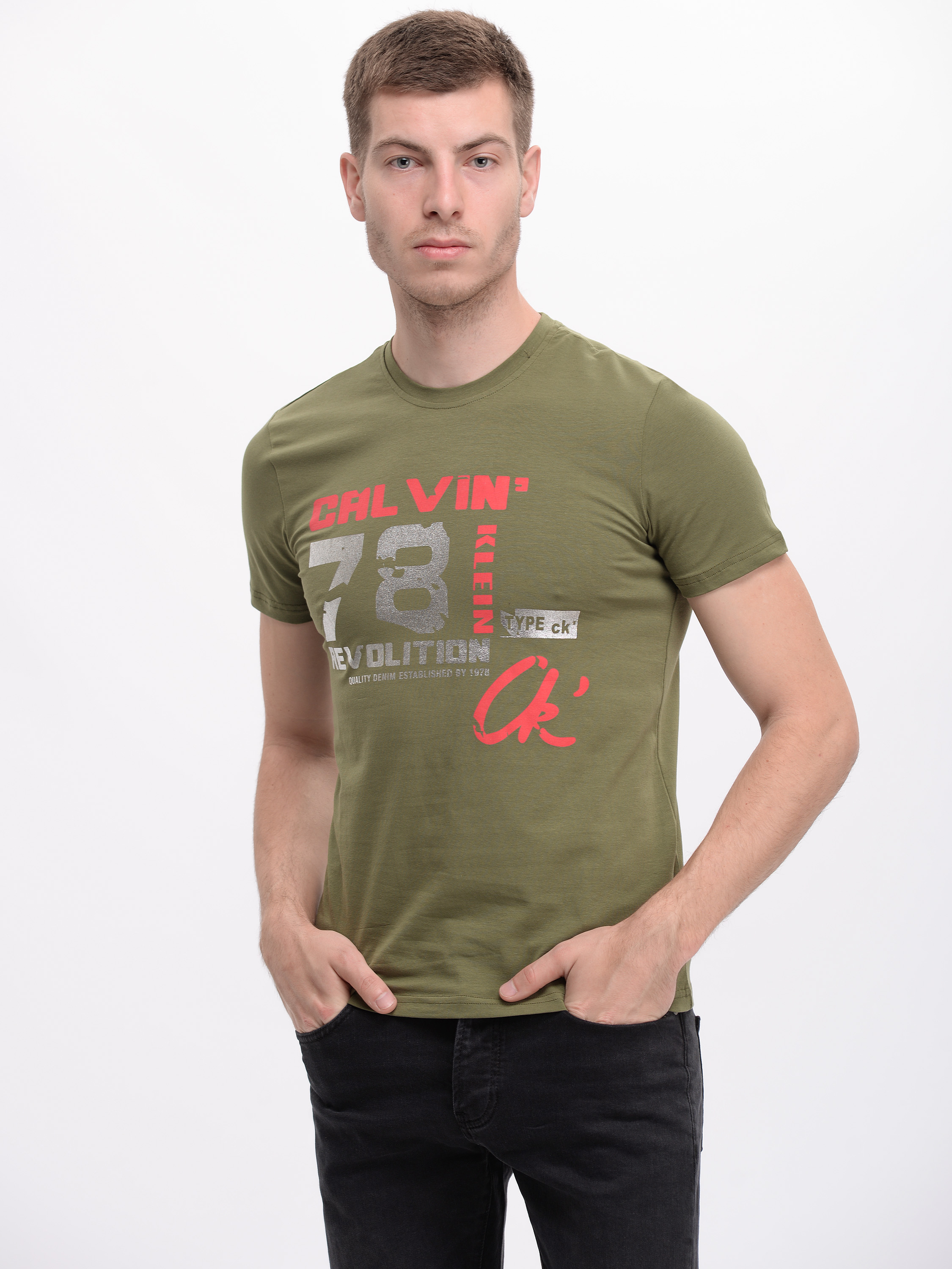 Акція на Футболка Calvin Klein Jeans 7622.5 M (46) Зеленая від Rozetka UA