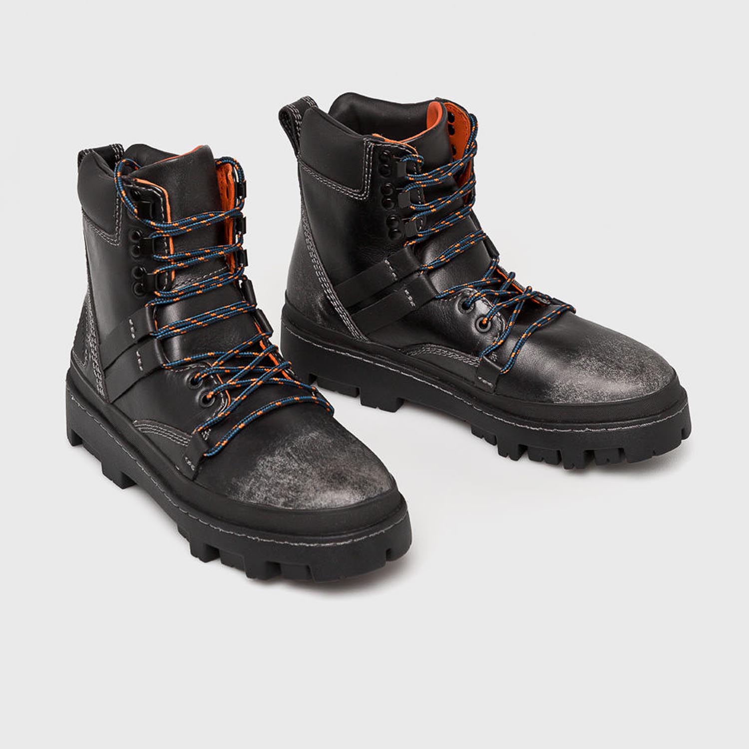 

Ботинки Diesel D-Vibe Hikeb 40