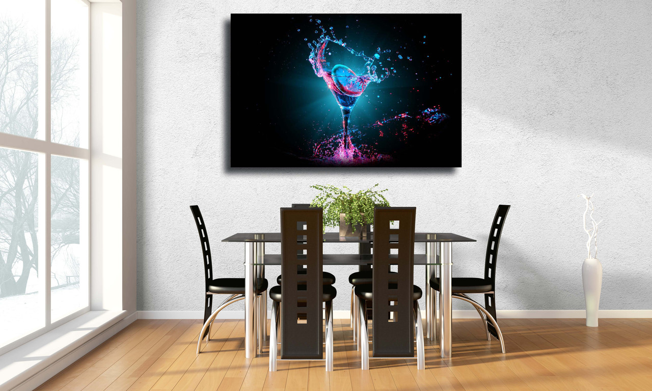 

Картина на холсте Яркий коктейль с лимоном в стакане и брызги воды 120х80