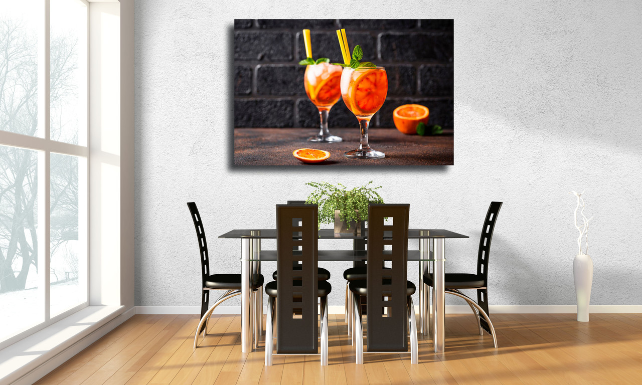 

Картина на холсте Aperol spritz с апельсином и льдом 120х80
