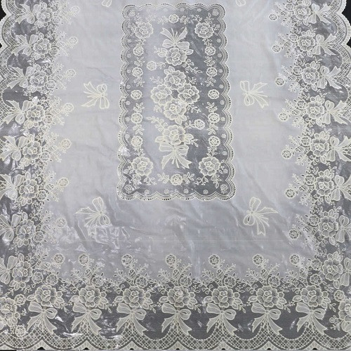 

2384 Клеенка виниловая ажурная отрывная "Lace" 1.37*1.80м 10 шт в рулоне бежевая STN