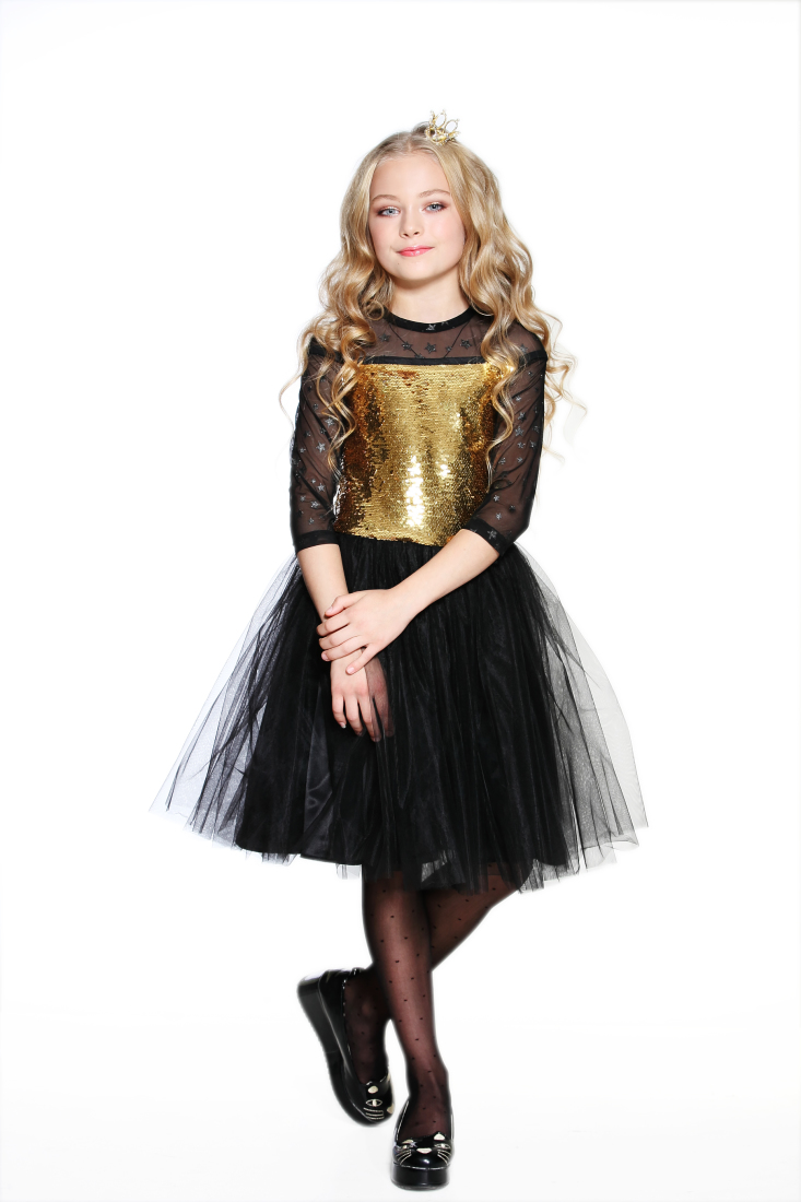 

Платье Lukas Kids со звездами и золотыми пайетками 128 черное (8523)