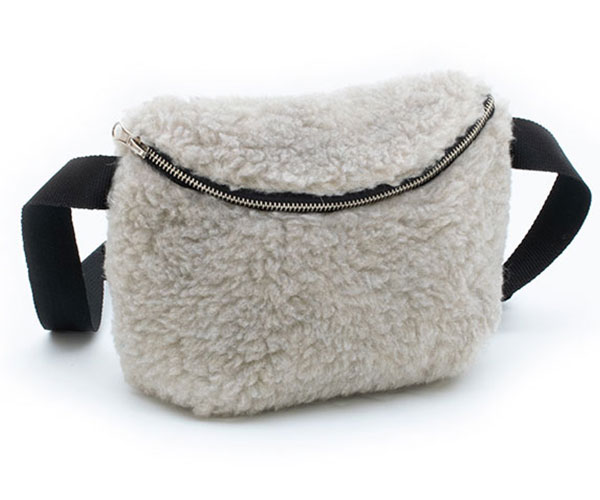 

Сумка - клатч FeltFabricDesign из меха белый М1(0394)