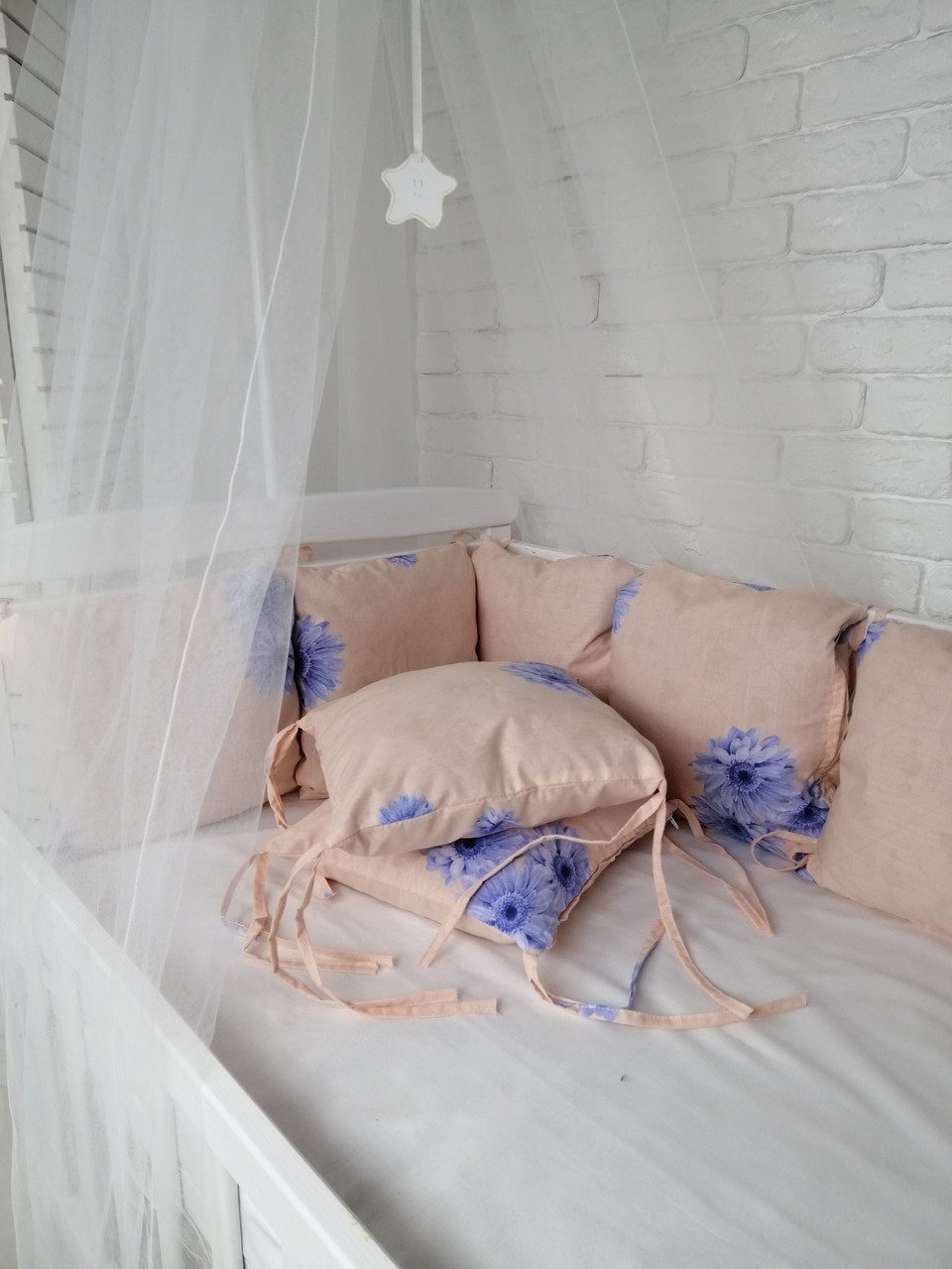 

Комплект бортиков в кроватку (12 шт) Голубые цветы + внутренний чехол