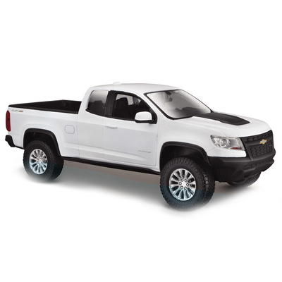 

Машинка игрушечная Maisto Chevrolet Colorado ZR2 1:27 белая (31517.white) (10-539448)